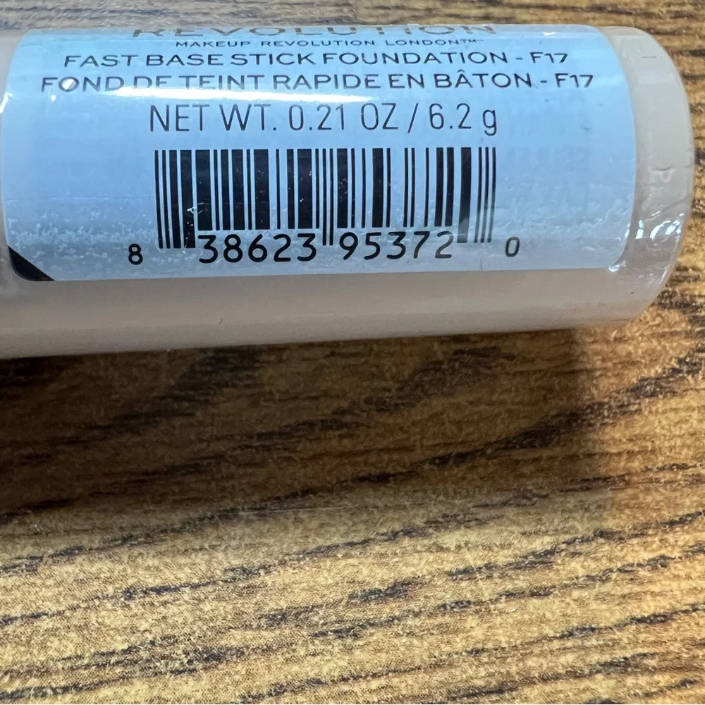 Makeup Revolution Fast Base Stick Foundation F17